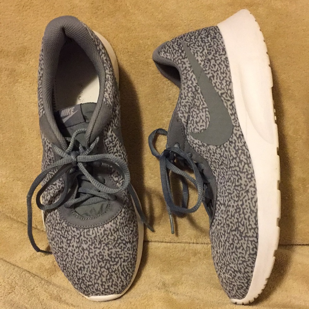 SALE 🌼Nike Sneakers